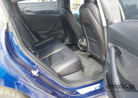 2018 Tesla Model 3 Long Range/Performance z USA, uszkodzony, nr VIN 5YJ3E1EB2JF084128